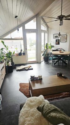 Helle 3 Zimmer Dachgeschosswohnung in ruhiger Lage