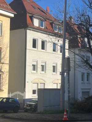 Helle 3-Zimmer-Wohnung mit EBK und Balkon im grünen Umfeld