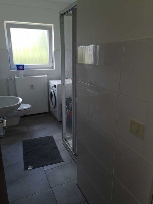Sarnierte helle Wohnung im Erdgeschoss mit Süd-Terrasse und Garage