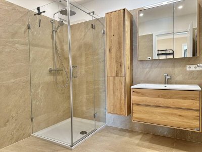 Hochwertig sanierte, barrierefreie Wohnung mit zwei Balkonen und traumhaftem Panoramablick!
