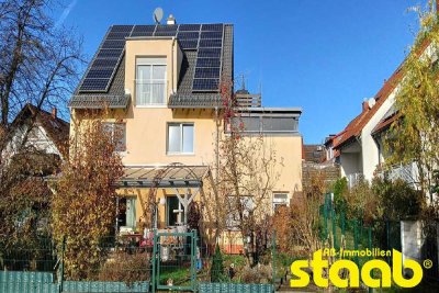 2-Familienhaus mit Carport, Stellplätzen und Garten
