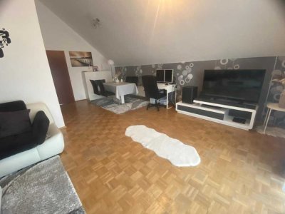 Gepflegte 2-Zimmer Dachgeschosswohnung mit Balkon in Kandel