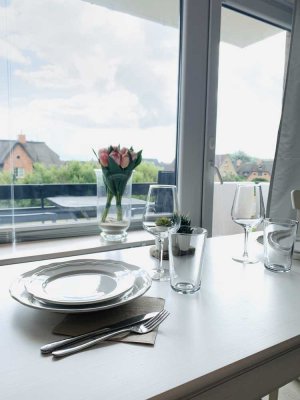 Neuwertige Wohnung mit einem Zimmer sowie Balkon und Einbauküche in List