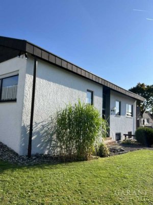 Solider Bungalow mit Garage in Randlage und Blick in die Natur!