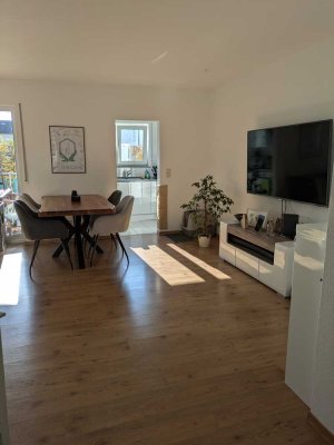 Exklusive, gepflegte 2-Raum-EG-Wohnung mit Balkon und Einbauküche in Mühlheim am Main