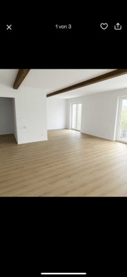 Erstbezug nach Sanierung mit Einbauküche und Balkon: attraktive 3-Zimmer-Wohnung in Seddiner