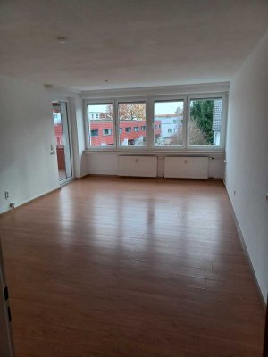 Helle 3,5-Zimmer Wohnung mit Balkon in Kassel-Bad Wilhelmshöhe
