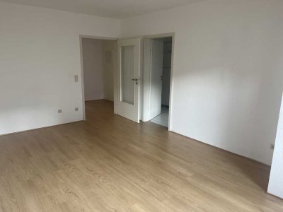 Stilvolle 2-Raum-Erdgeschosswohnung mit Balkon und EBK in Braunschweig