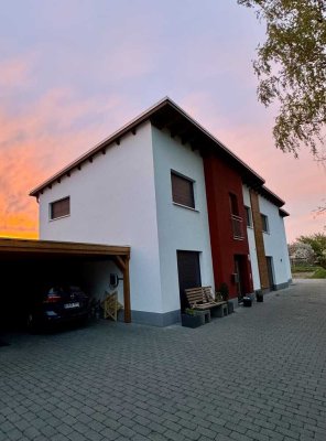 Moderne DHH sucht neue Bewohner