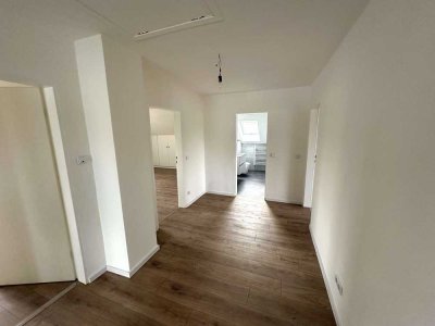 Ihr neues Zuhause in Straubing-Süd: 95 m² frisch saniert mit Einbauküche & Loggia