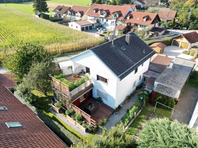 Großzügige 3,5 Zimmer Erdgeschosswohnung mit Wintergarten, Garten und moderner Ausstattung