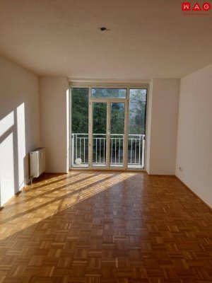 Sehr schön geschnittene 3-Raum-Wohnung in Ebelsberg mit lichtdurchfluteter Essveranda! Ab sofort!