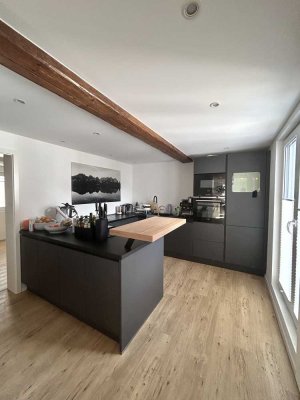 Stilvoll modernisierte Maisonette-Wohnung mit exklusiver Ausstattung – Bezugsfrei ab 1. Juni 2025