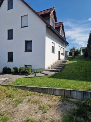 Familienfreundliche Doppelhaushälfte mit Garage und viel Platz
