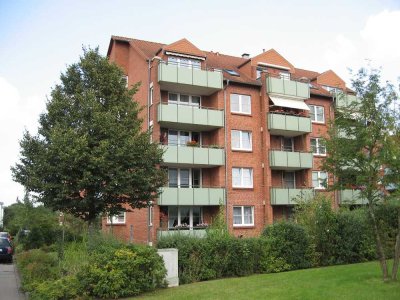Zentrale, helle 3-Zimmer  Wohnung mit Balkon in Bordesholm
