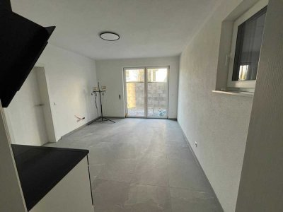 2 Einliegerwohnungen / Erstbezug mit Balkon und Einbauküche: