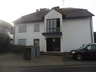 Gemütl. 2  DG-Wohnung  zum Selbstbezug