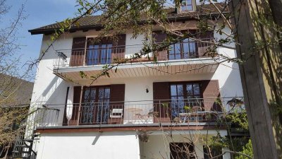 Helle, ruhige 2,5 Zi. - Whg., stadtnah mit Balkon