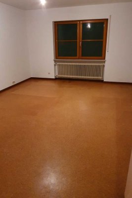 Großzügige 3-Zimmer-Wohnung mit überdachtem Balkon in ruhiger Lage – 103 m² in Kahl am Main
