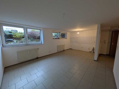 Attraktive und vollständig renovierte 2-Zimmer-Souterrain-Wohnung in Aachen
