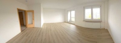 Vollständig renovierte 4-Zimmer-Wohnung mit Balkon und EBK in Kornmandelweg, Berlin