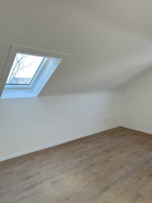 Sanierte und helle 4-Zimmer-Wohnung in Karlsruhe-Neureut