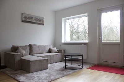 Ruhige 2-Raum-Wohnung mit Innenausstattung, Balkon und EBK