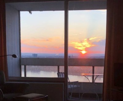Besondere Gelegenheit mit Weitblick - Moderne 2-Zimmer Wohnung Colonia Hochhaus