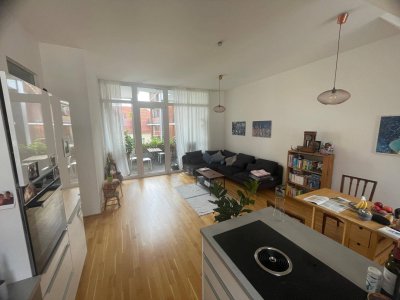 Dachgeschoss 3 Zimmer Wohnung 94 m2 mit hohen Decken- Beautiful 3 bedroom flat
