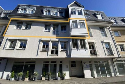 Helle Wohnung mit Einbauküche, Parkplatz direkt nebenan, nur wenige Stufen