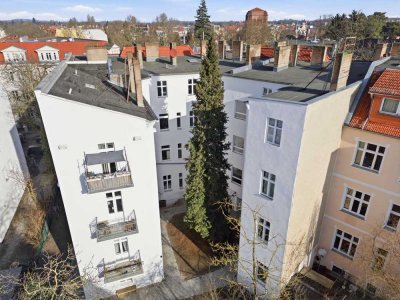 Bezugsfreier Altbautraum: 55 m² Wohlfühlfläche mit Balkon zur freien Gestaltung