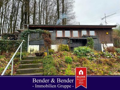 Kleines Wochenendhaus mit Kaminofen und herrlichem Ausblick, in idyllischer Lage von Morsbach!