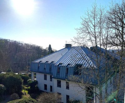 Helle, luftige 4-Zimmer-DG-Maisonette an den Barmer Anlagen / Toelleturm