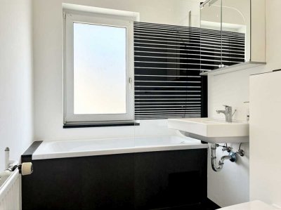 Wunderschöne & frisch sanierte DG-Wohnung mit EBK + Stellplatz mieten