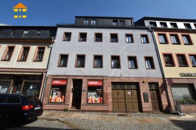 Schöne 2-Raum-Wohnung mit Parkett und Stellplatz direkt am Markt
