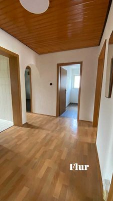 Geräumige & helle 3-Zi Wohnung am Stadtrand (Steinsfurt), mit großem Garten.