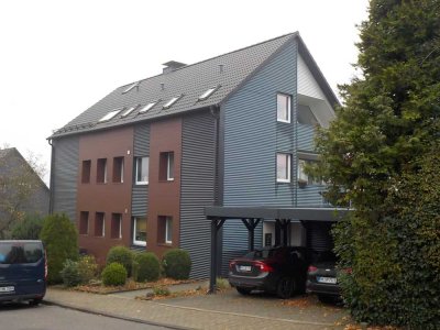 Ansprechende und modernisierte 2-Zimmer-Dachgeschosswohnung mit Balkon in Lüdenscheid