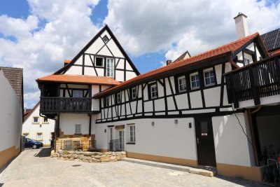 Wohnung mit Dachterrasse im Baudenkmal in Hallstadt