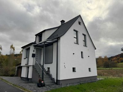 Stilvoll kernsaniertes 1-2 Fam.haus in Knüllwald OT Völkershain