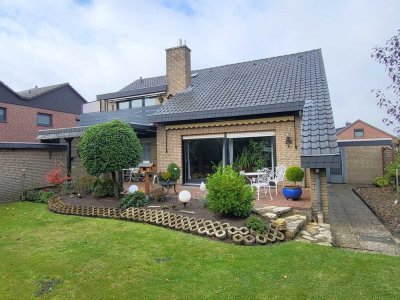 Freistehendes Ein-/Zweifamilienhaus mit zwei Garagen in begehrter Wohnlage von Delmenhorst!