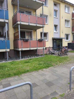 Freundliche und gepflegte 2-Zimmer-EG-Wohnung mit Einbauküche in Hildesheim