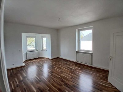 Helle Wohnung mit Loggia, Erker und guter Aufteilung in der Nähe des Radwanderweges