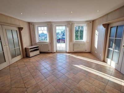 Hochwertige, möblierte DG-Wohnung in Saalfelden - BESTLAGE, BERGBLICK &amp; TIEFGARAGE