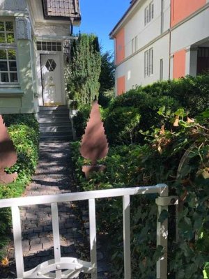 Wohnen in der Erikastraße - Charmante 2-Zimmer-Einliegerwohnung im Jugendstilhaus