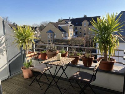 Kaiserswerth Bestlage, großzügige 2,5 Zi. Wohnung mit Dachterrasse und EBK