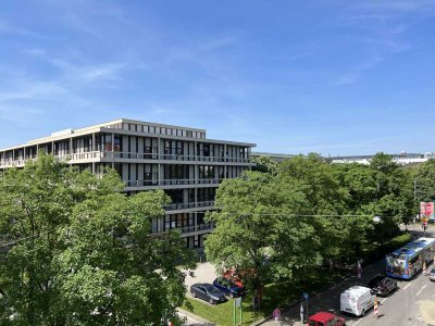 Helle 2-Zimmer Wohnung im 4. OG mit Aufzug in München Maxvorstadt