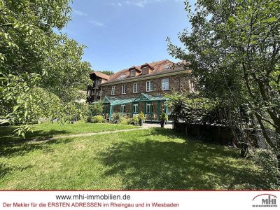 MHI - "Private Property" - Landsitz mit Nebengebäuden auf einem 3.500 m² Areal in Alleinlage