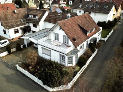 Raum für Familie und Projekte: Einfamilienhaus mit großer Werkstatt und Garten