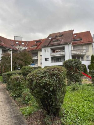 Stadtnahe 3,5 Zimmer Wohnung+EBK+Terrasse+TG in gepflegter Wohnanlage, frei 1.4.2026