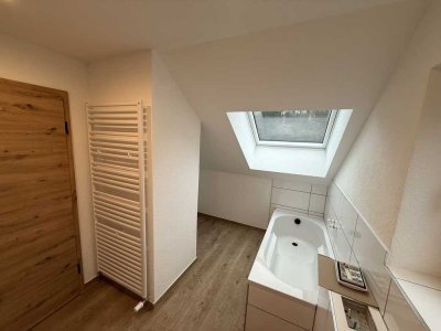 Exklusive 3-Zimmer Wohnung - luxuriös saniert & sofort bezugsbereit